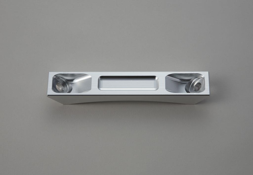 CENTER BRACE BAR